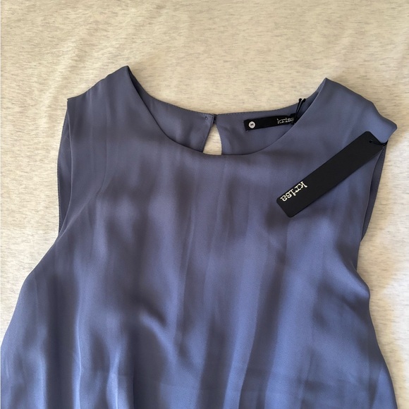 Krisa Grey Flowy Dress - Picture 2 of 3